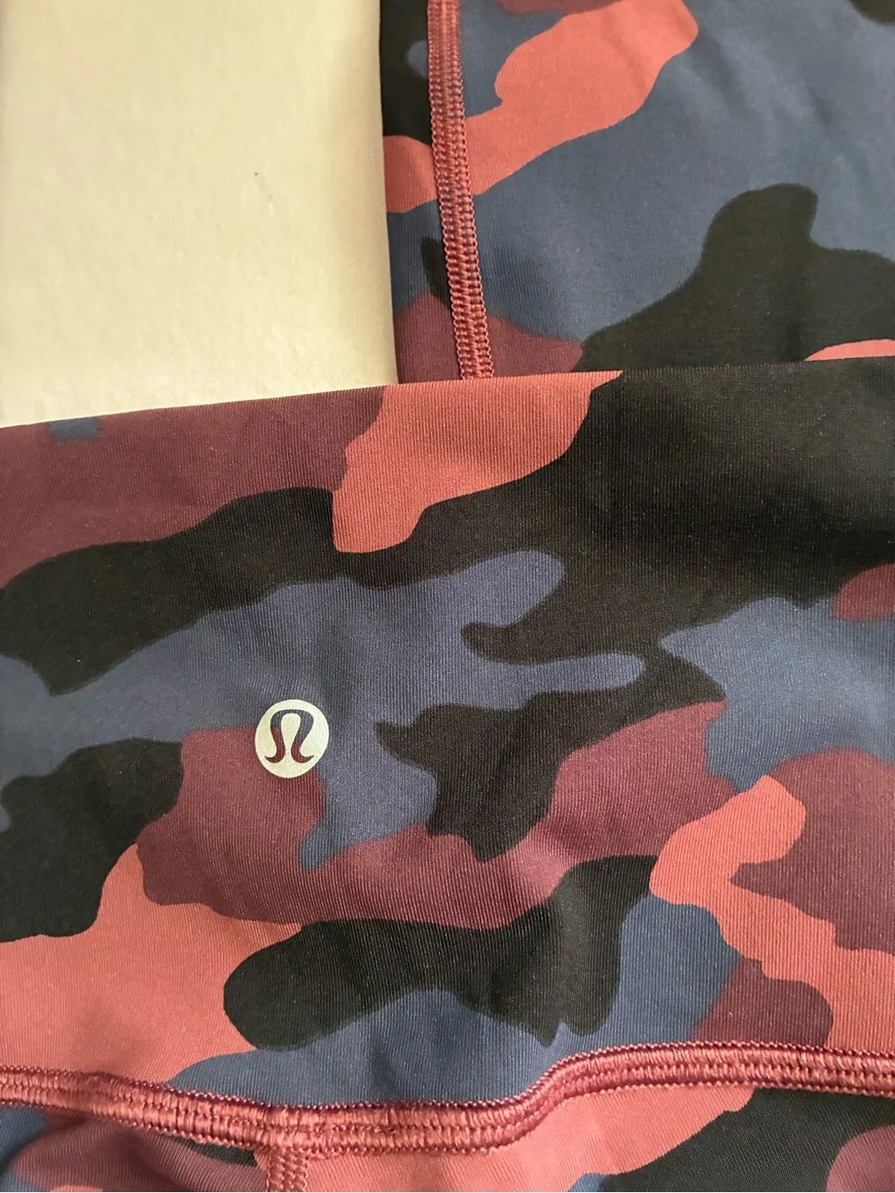 Lululemon Women’s Camo Wunder Under Leggings SZ 0